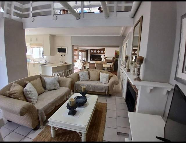 4 BEDROOM HOUSE FOR SALE IN STILBAAI-WES